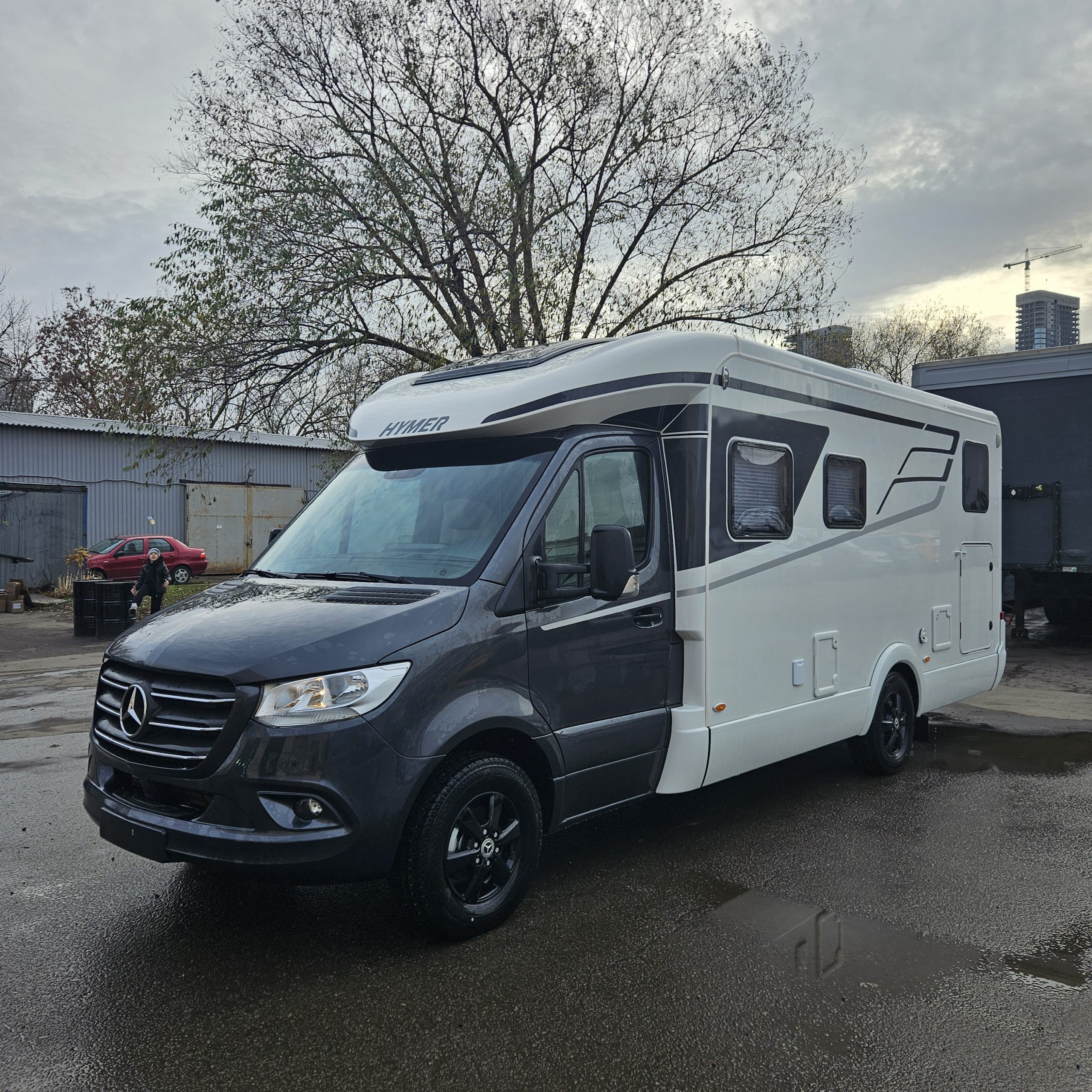 Автодом полуинтеграл премиум-класса Hymer Tramp S 680  купить автодом в Москве, кемпер, каталог автодомов